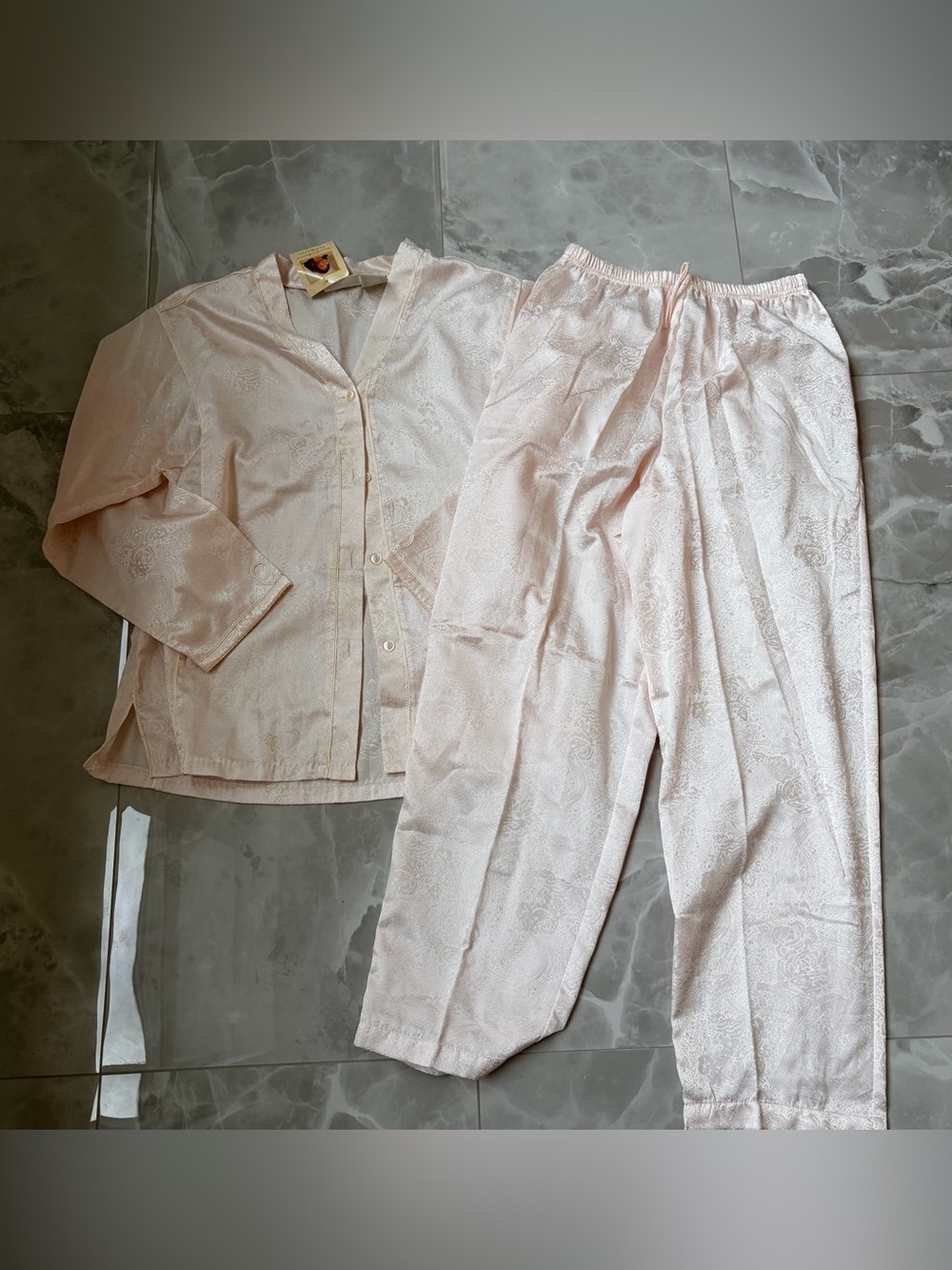 New Vintage Jaclyn Smith Pink Silky 2 pc Long Slv button down Pants pajama set